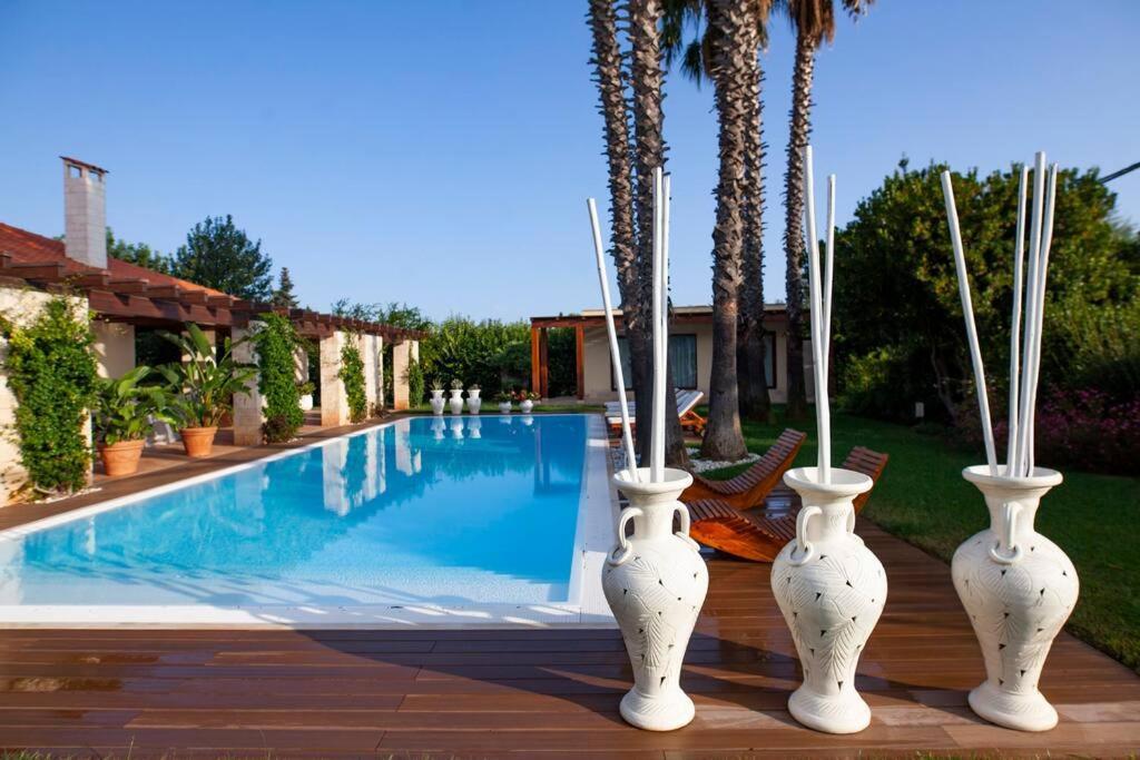 Spaziosa Villa Con Piscina E Giardino, Polignano A Mare Exterior foto