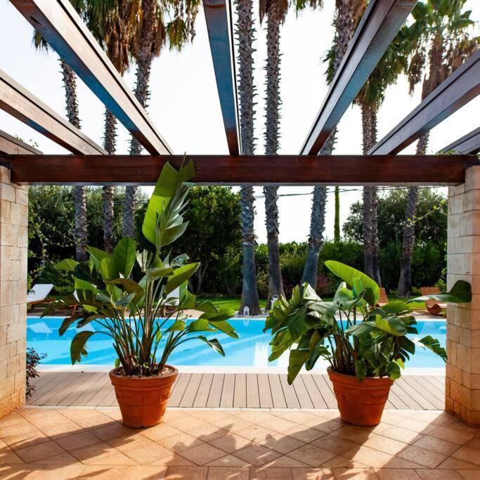 Spaziosa Villa Con Piscina E Giardino, Polignano A Mare Exterior foto